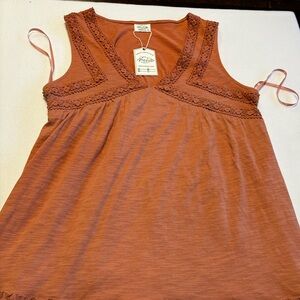NWT New W’N Rust Sleeveless Lace Trim V-Neck Ruffle Hem Dress Large